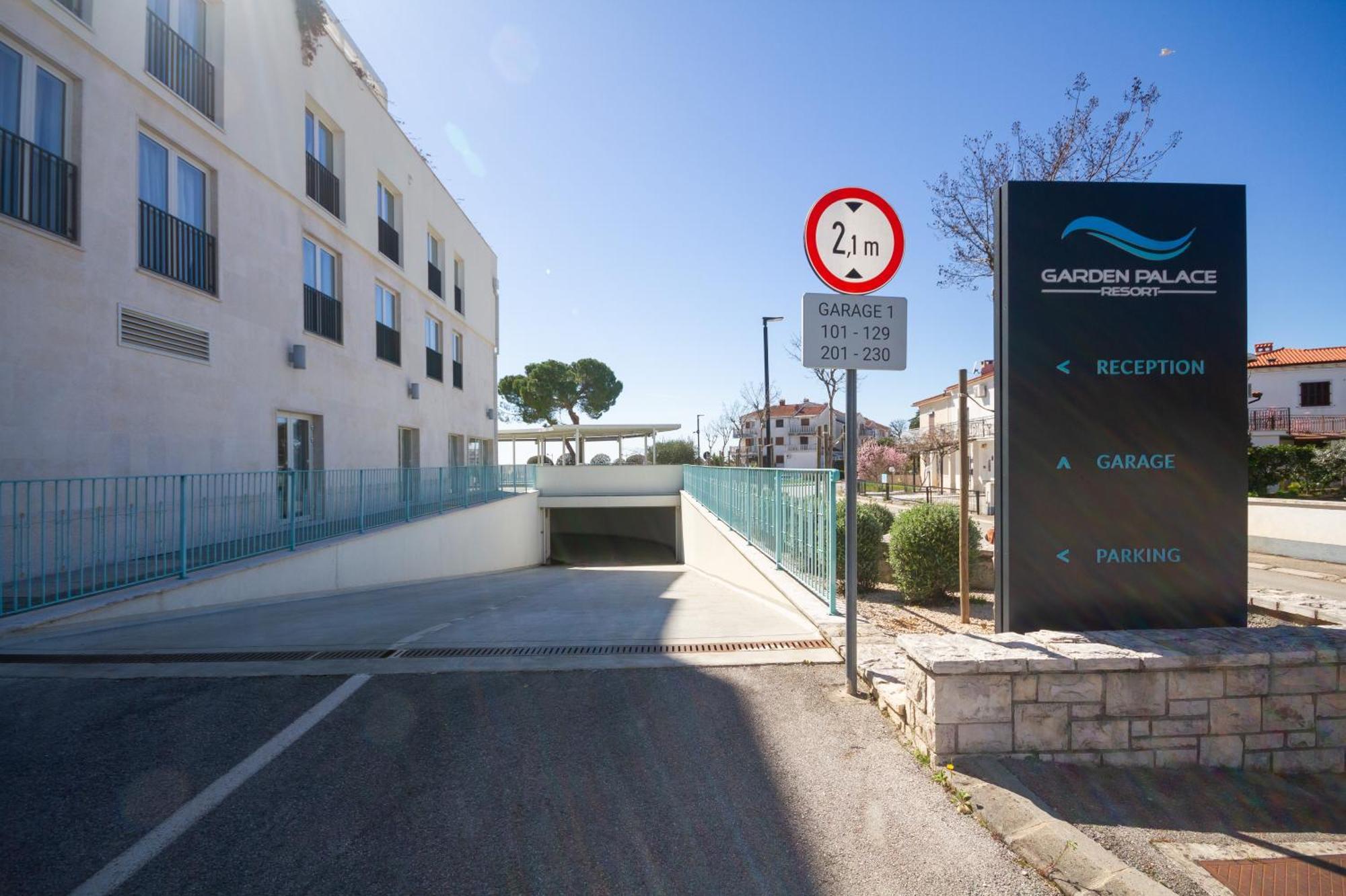 The Garden Palace Umag By Locap Group Esterno foto
